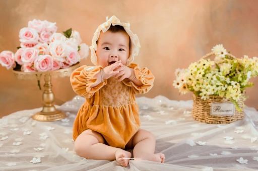 五指山宝宝睡不踏实哼唧扭动 五指山宝宝睡不踏实哼唧扭动